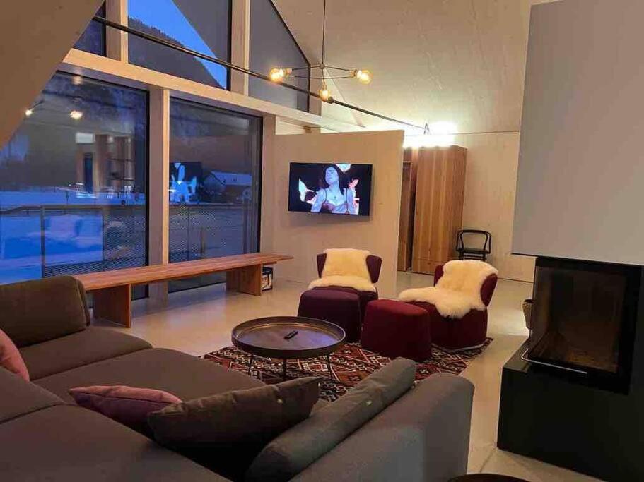 Urban Alpine Penthouse With Lake View Maurach  Exterior foto