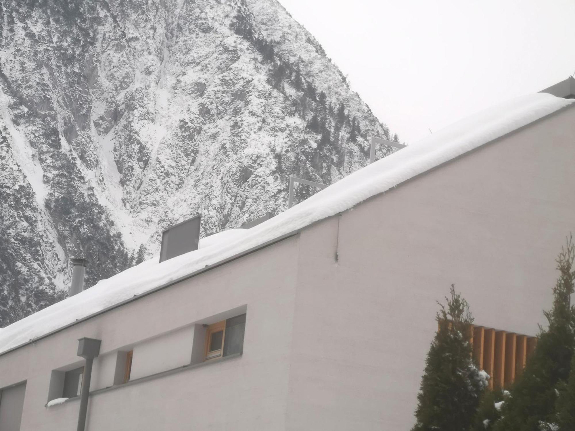 Urban Alpine Penthouse With Lake View Maurach  Exterior foto